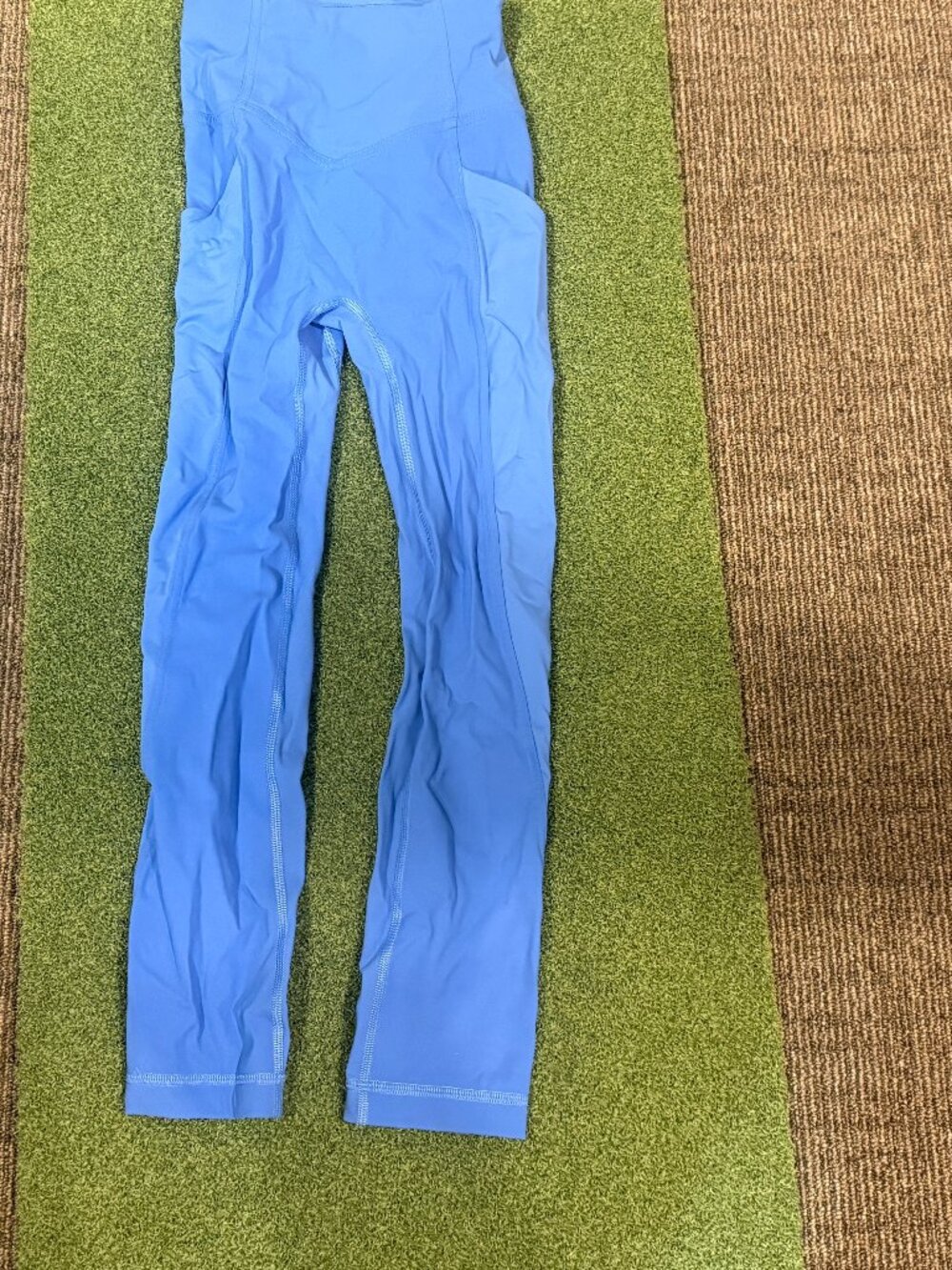 Lululemon Performance Leggings SIZE 0 - LIKE NEW! 